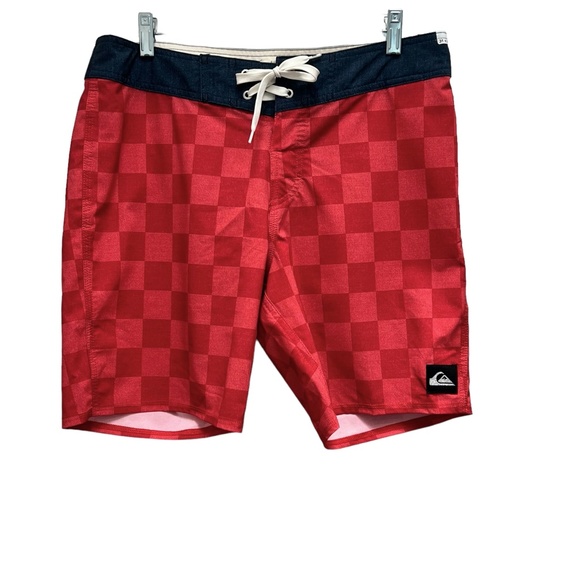 QUICKSILVER RED CHECKERBOARD WITH BLUE WAISTBAND BOARD SHORTS - Picture 5 of 13